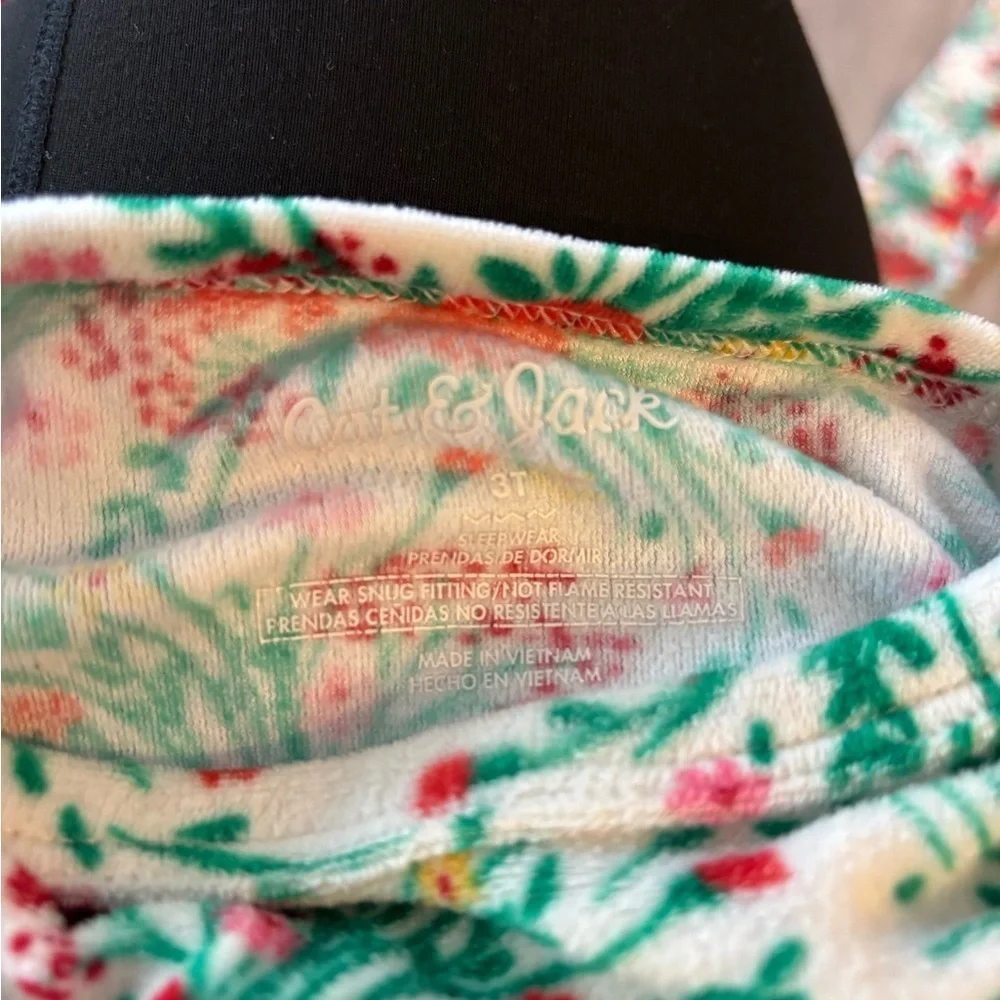 Cat & Jack Floral Fuzzy Print Pajama Set size 3T